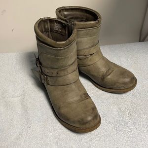 Grey Kadi Maya Buckle Boots